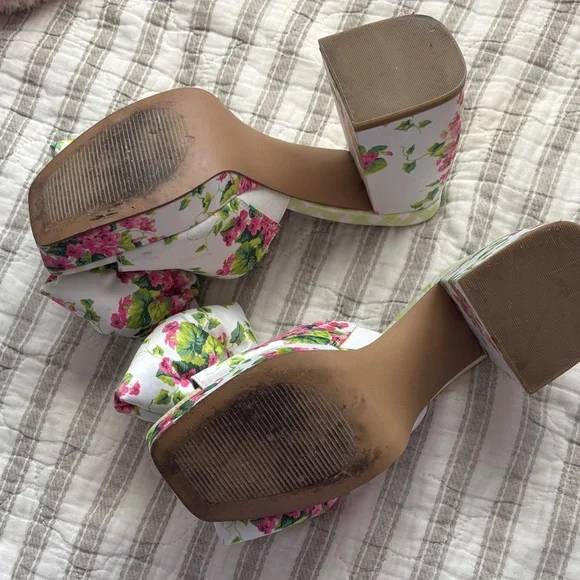 Betsey Johnson Possie Floral Mules with Bow - Picture 2 of 5